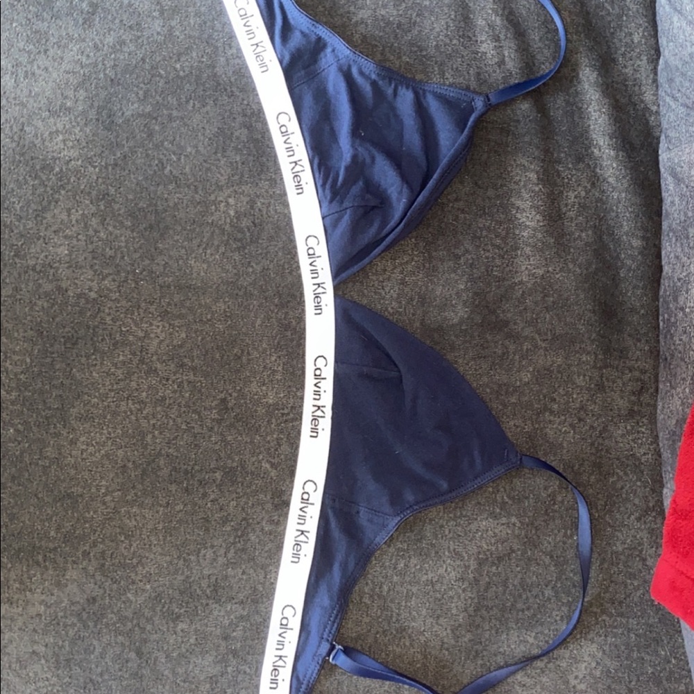 Dark Holister shorts size 9 $10. Light shorts size 7 $5. Calvin Klein bra S $5.